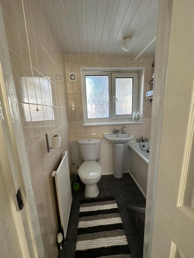 Cheerful Double Room For Single Use London Exteriör bild