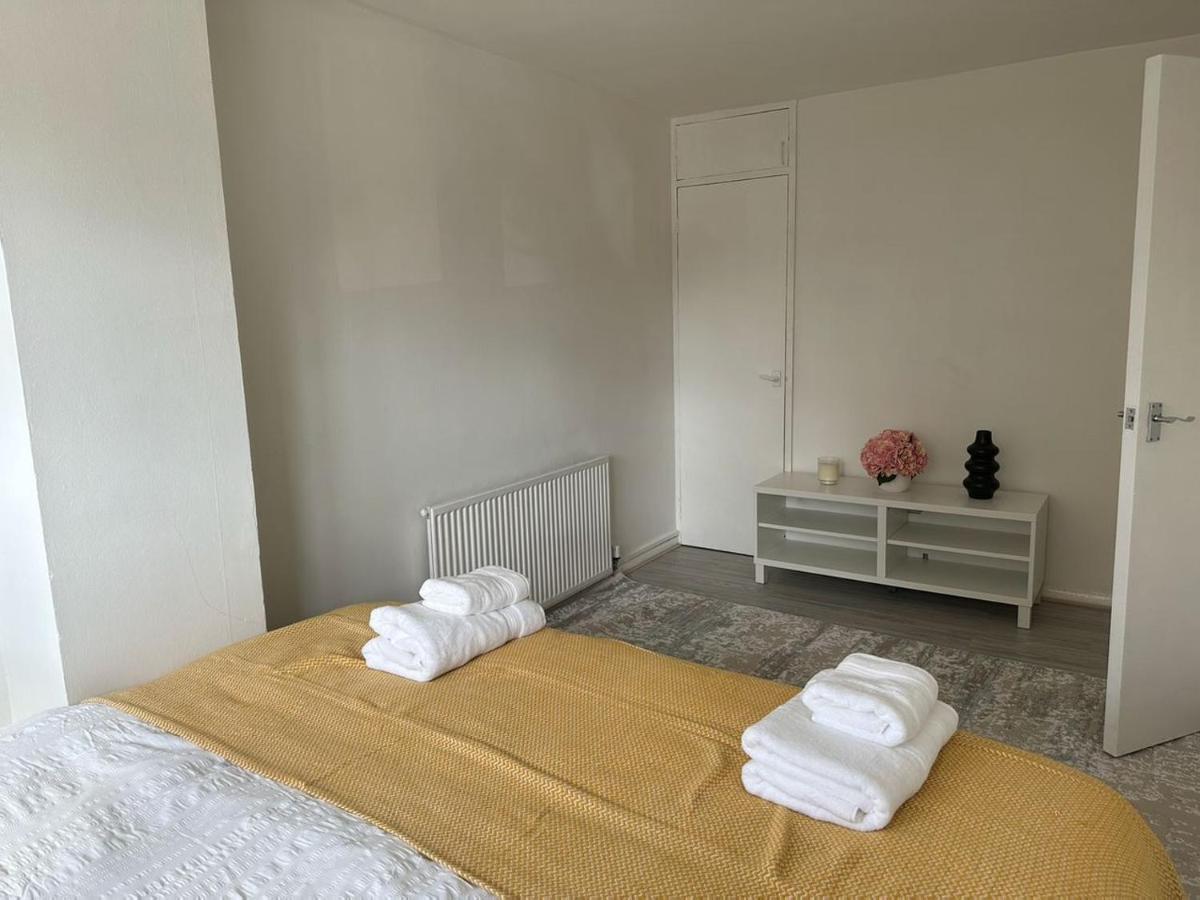 Cheerful Double Room For Single Use London Exteriör bild