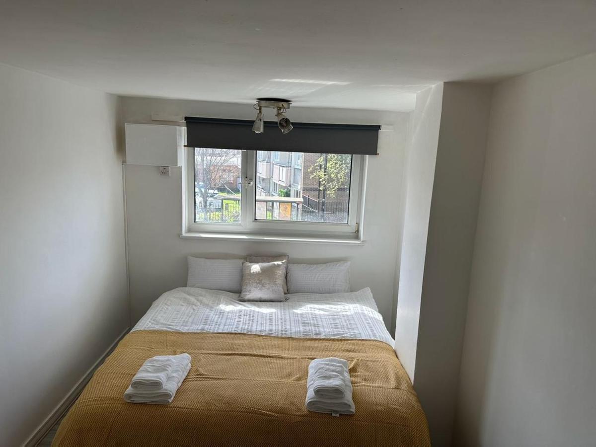 Cheerful Double Room For Single Use London Exteriör bild